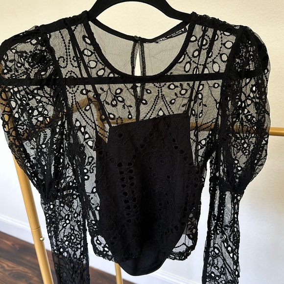 Black Zara long sleeve crop top with capped sleeves and lace - Picture 1 of 6